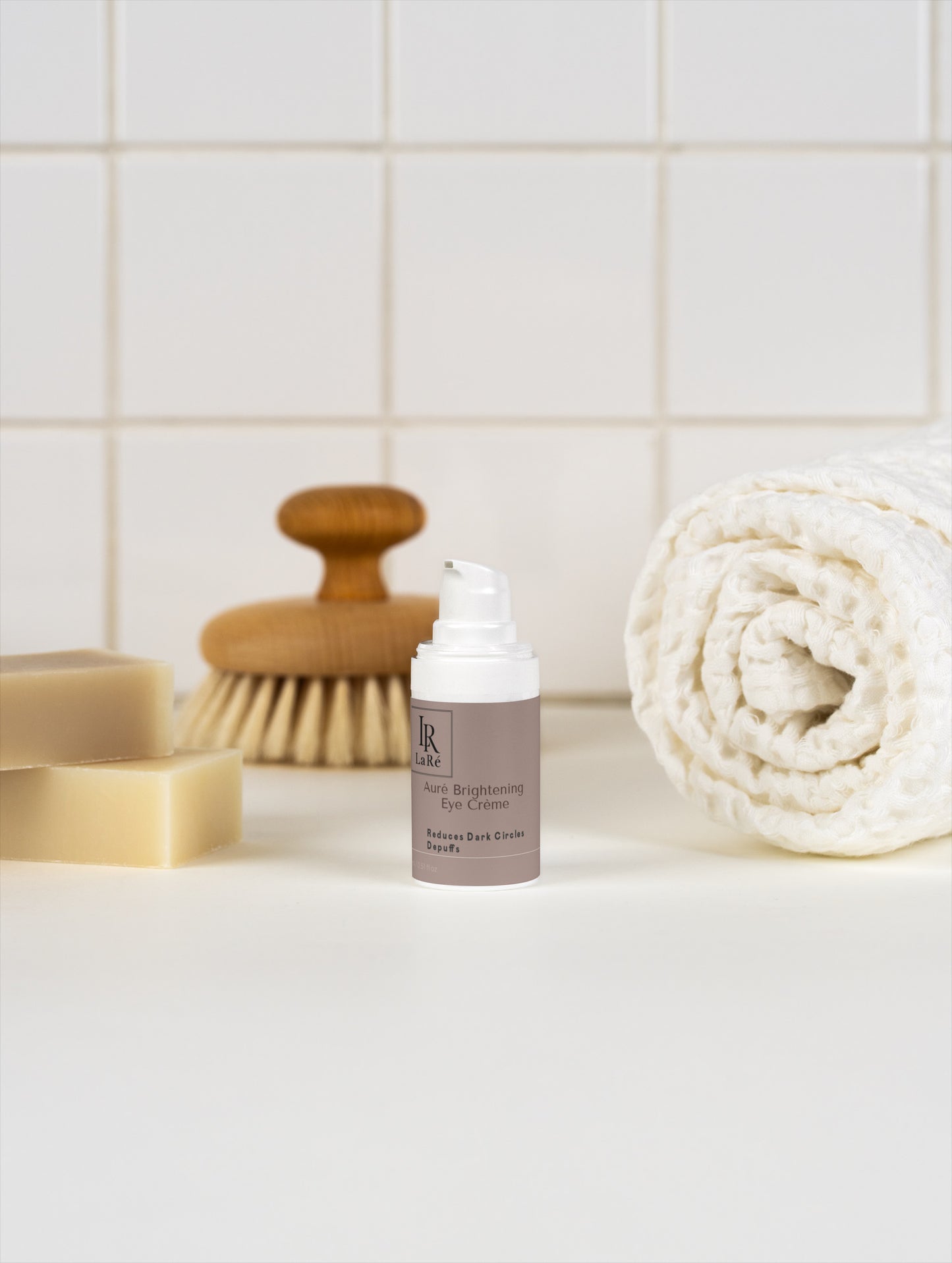 Auré Brightening Eye Crème